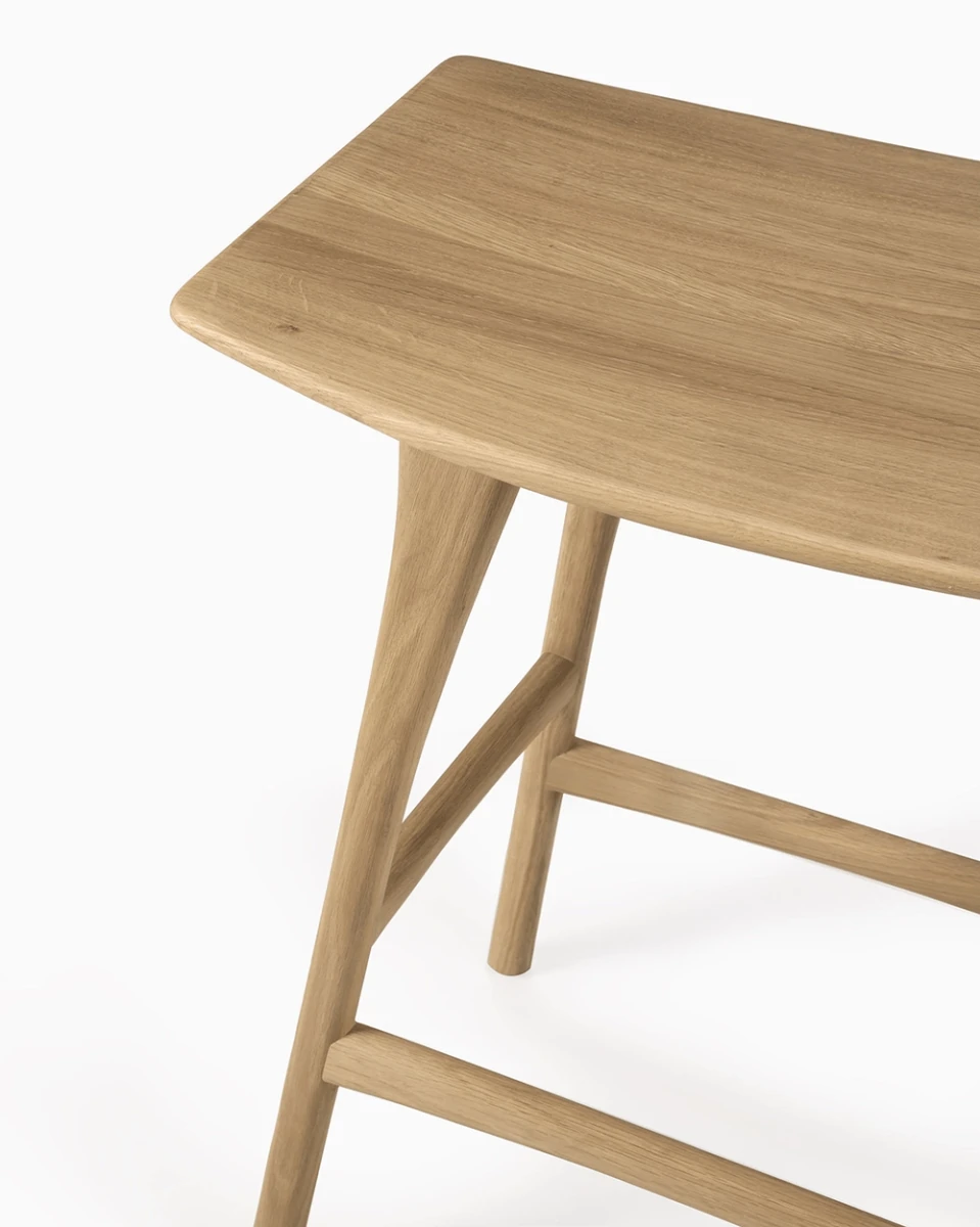 Natural Oak / No Cushion / Counter Height (26")