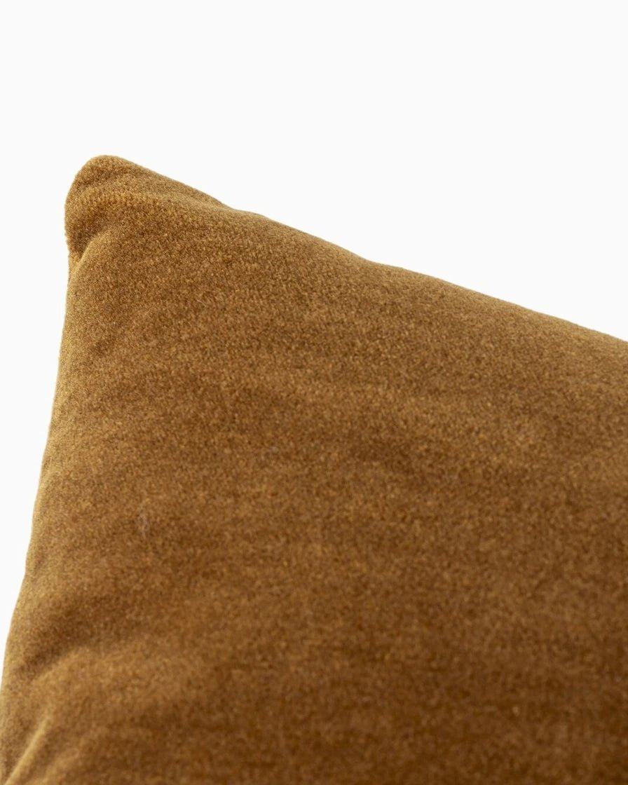 Monte Tobacco / 20" x 20" / Cover Only