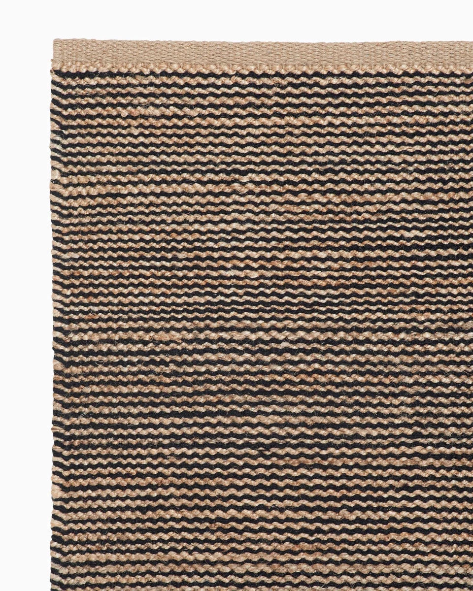 3' x 8' / Natural & Black