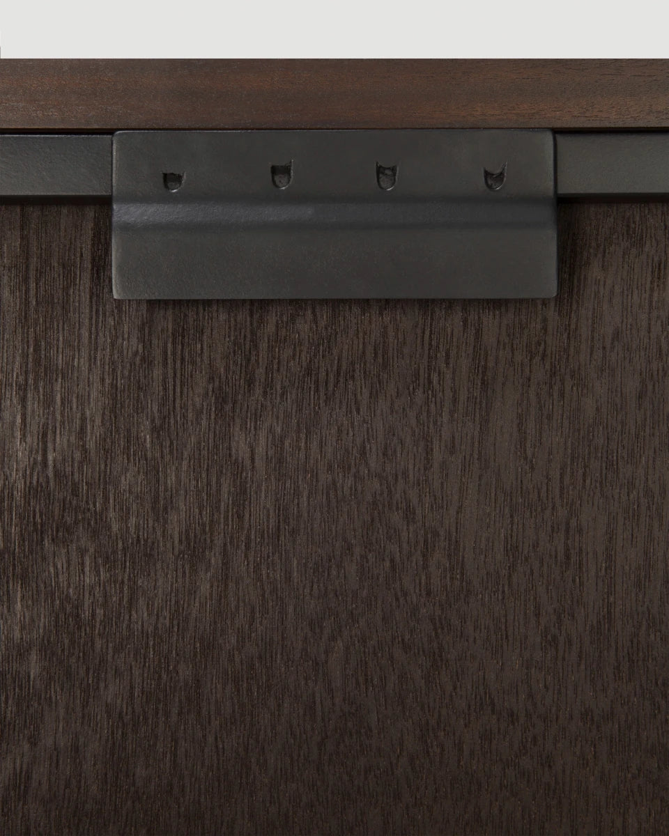 Dark Brown / 47.5 x 35.5"