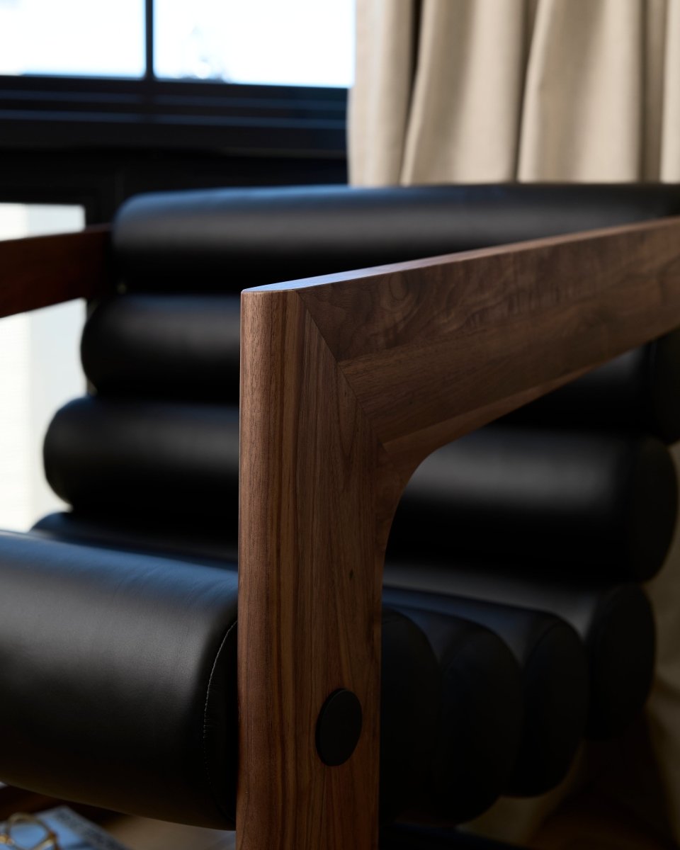 Black Leather / Walnut Frame