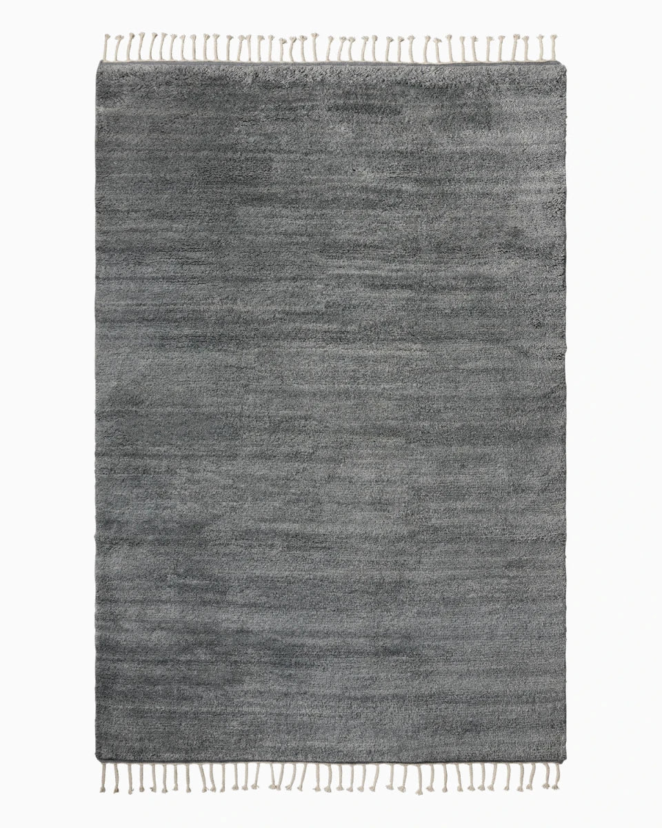 9'10" x 13'2" / Storm
