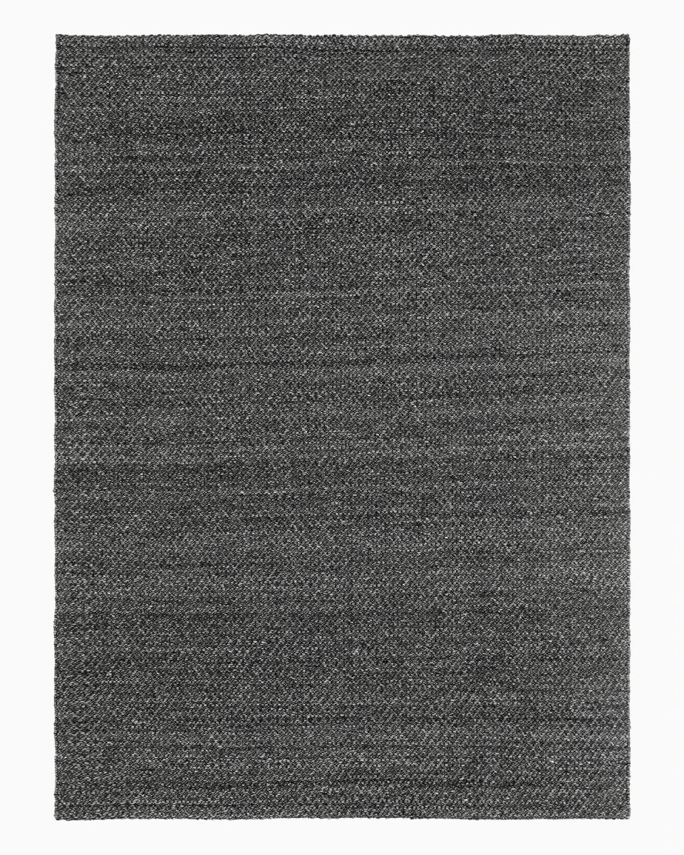 6'7" x 9'10" / Charcoal