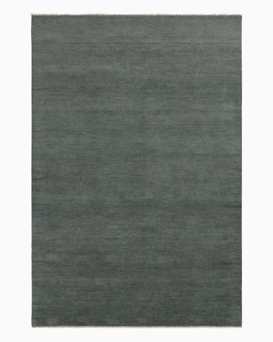 8'2" x 11'6" / Orca