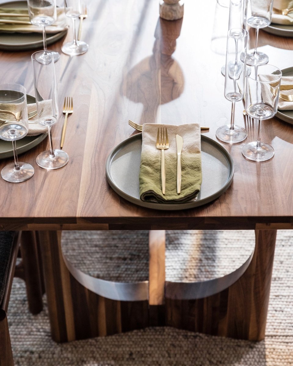 Walnut / 96" length | Seats 8