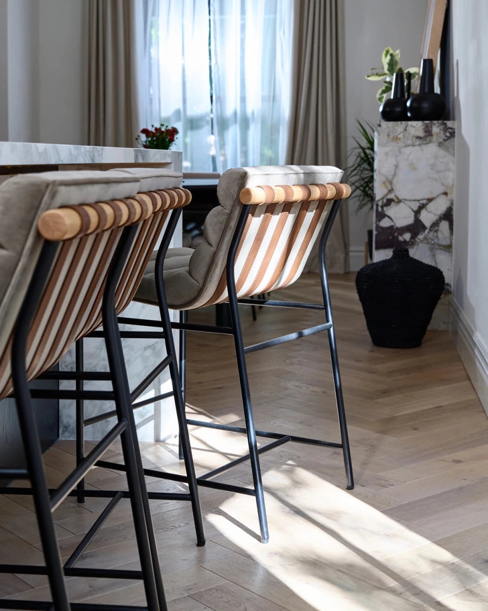 Mushroom Velvet / Heirloom Oak Straps / White Oak / Counter (24" Height)